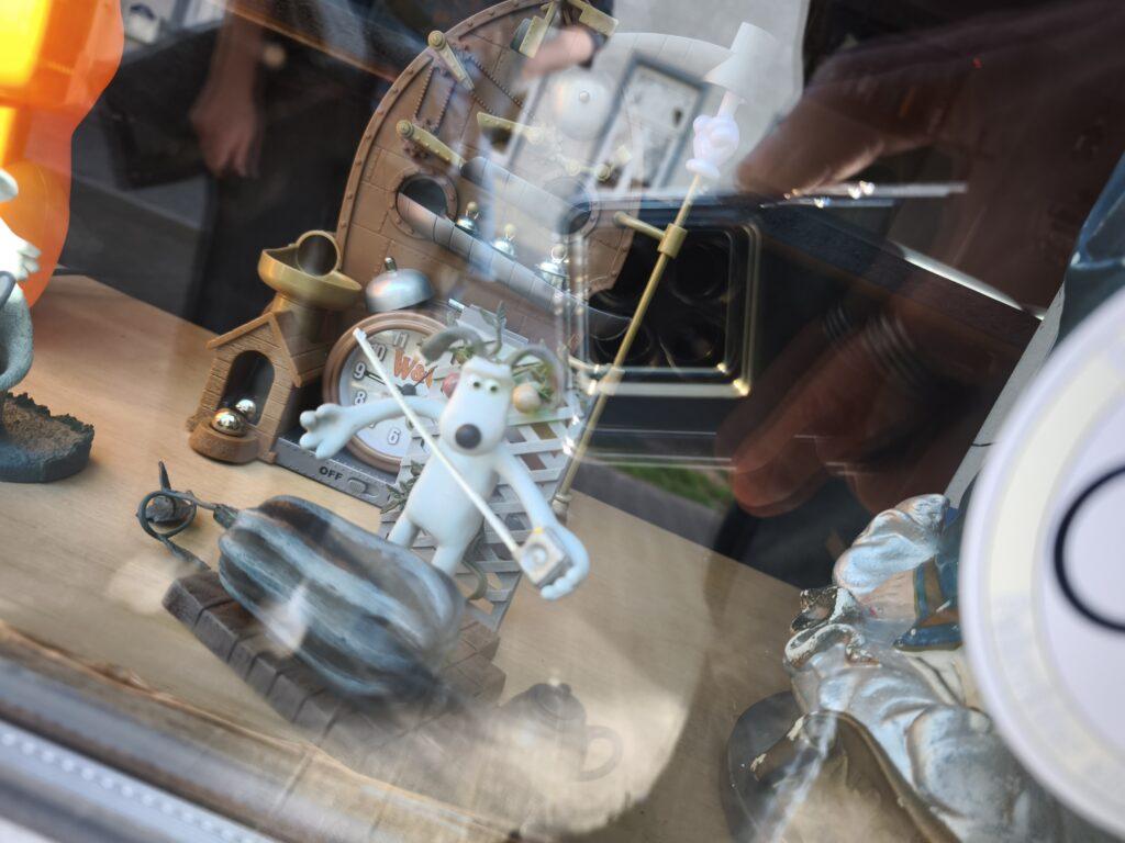 Spielzeugfigurendisplay mit Gromit